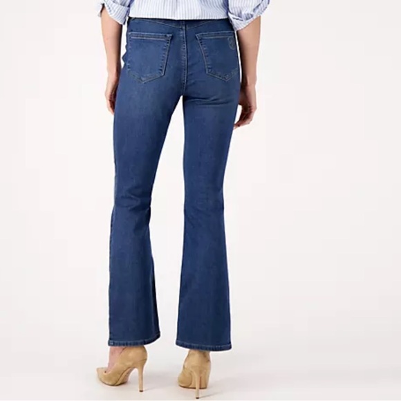 NWOT Laurie Felt Regular Pull-on Bootcut Knit Clean Jeans SIZE LARGE - Picture 2 of 7